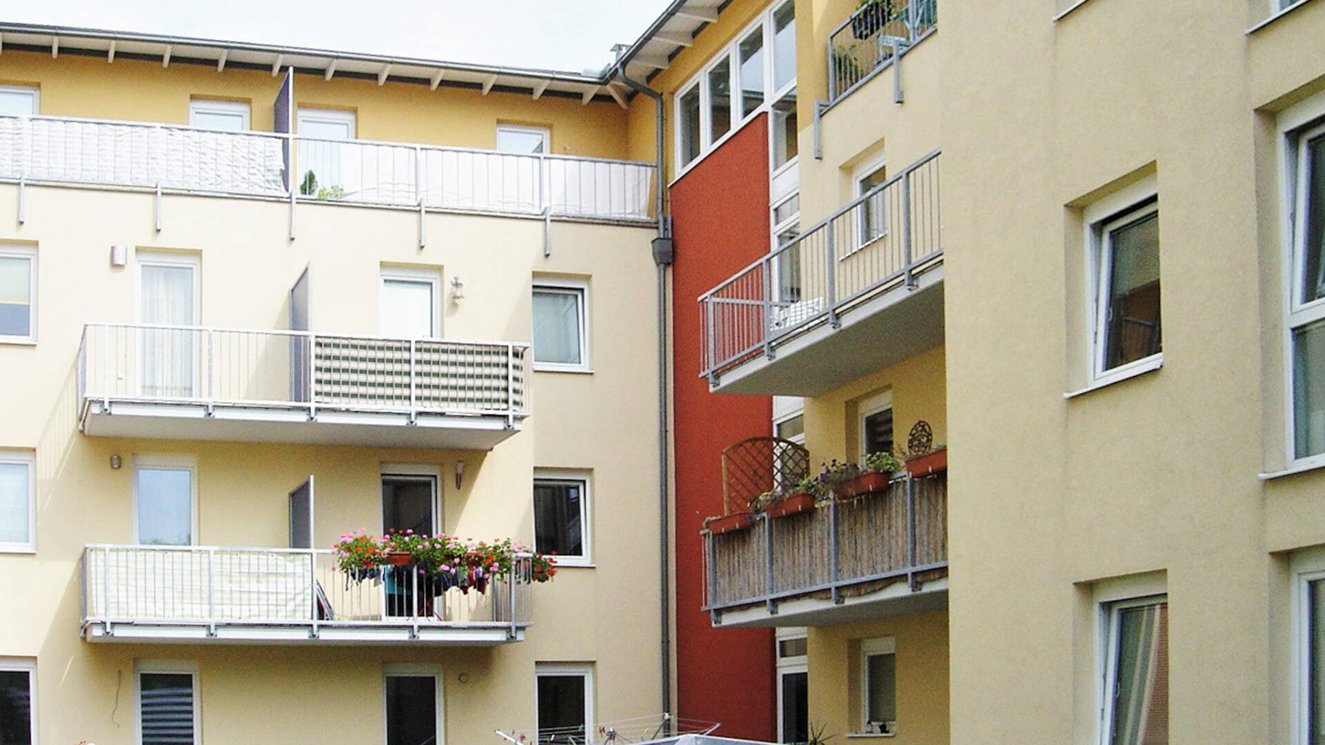 Außenfoto Wohnhausanlage